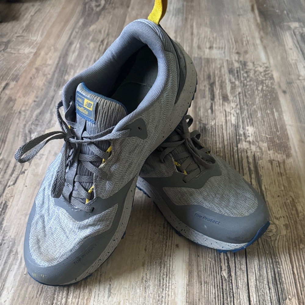 New Balance Men's Gray and Yellow Athletic Shoes men size 10